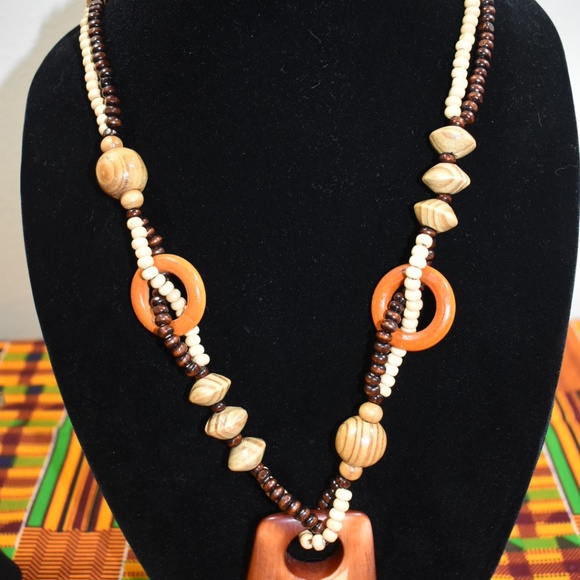 Matching Set: African Wooden Necklace and Earrings - Picture 4 of 8